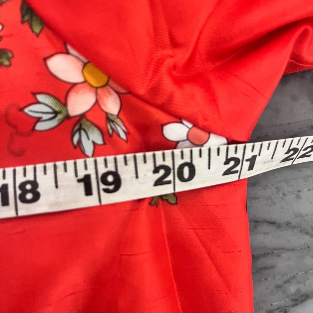 Vintage 1960s Red Floral Japanese Maxi Mandarin Collar House or Evening Coat L - Picture 8 of 11